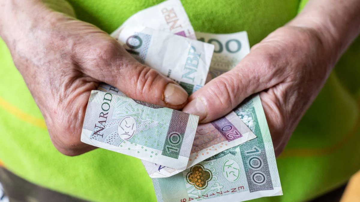 Dodatkowa wypłata dla seniorów od września. Czternastka mocno 