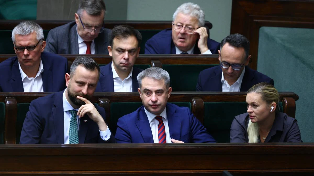 Jeden z ministrów ma odejść z rządu. 