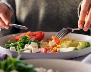 Чотири продукти, які є основою раціону довгожителів. Що додати в меню