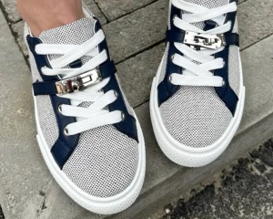 Чим очистити білу підошву взуття: три перевірені способи без хімії