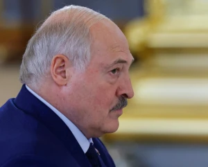 Лукашенка затисли у геополітичних лещатах. Він тормосить своїх ідеологів
