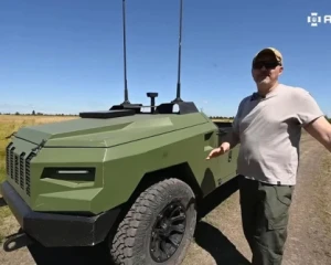 Новий український робот-дрон тягне 3 тонни і їде без водія