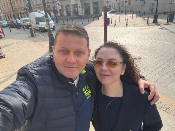 Залужний виклав весняне селфі з дружиною у центрі Лондона