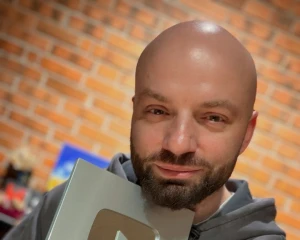 Ведучий Слава Дьомін назвав свої доходи і джерела заробітку