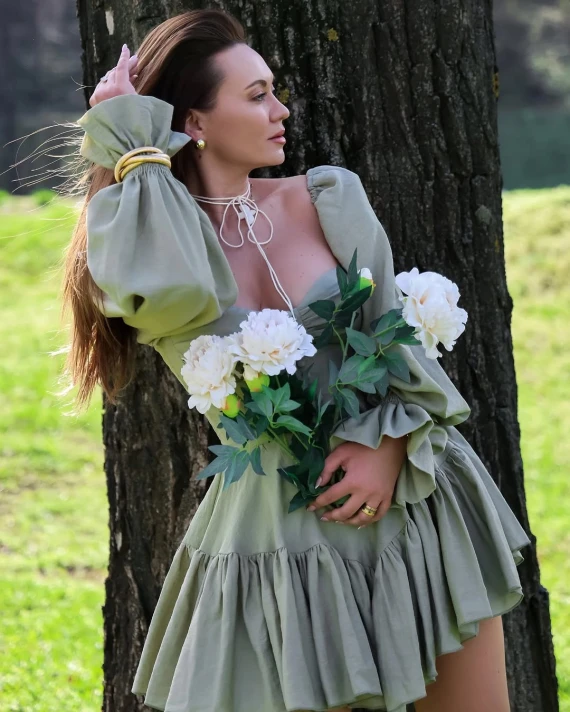 Анна Саліванчук влаштувала чуттєву фотосесію на природі