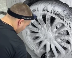 Це псує кузов: головні помилки під час миття автомобіля