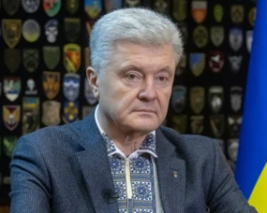 Треба відставка уряду, нова коаліція в Раді та відновлення довіри - Порошенко про вихід з кризи