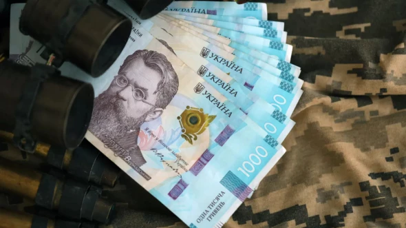 Скільки заробляють військові у 2025 році: від 6 тисяч до понад 100 тисяч гривень