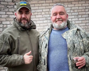 Замість арешту - підтримка побратима: Лапіна віддали на поруки Найєму