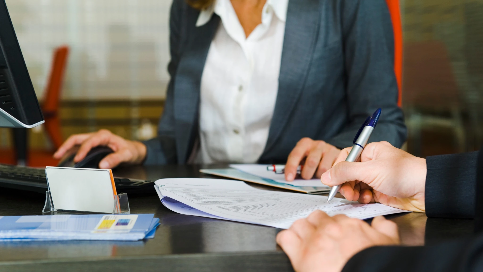 Financial Times: le banche hanno perso più di 60mila posti di lavoro, l'emorragia continuerà