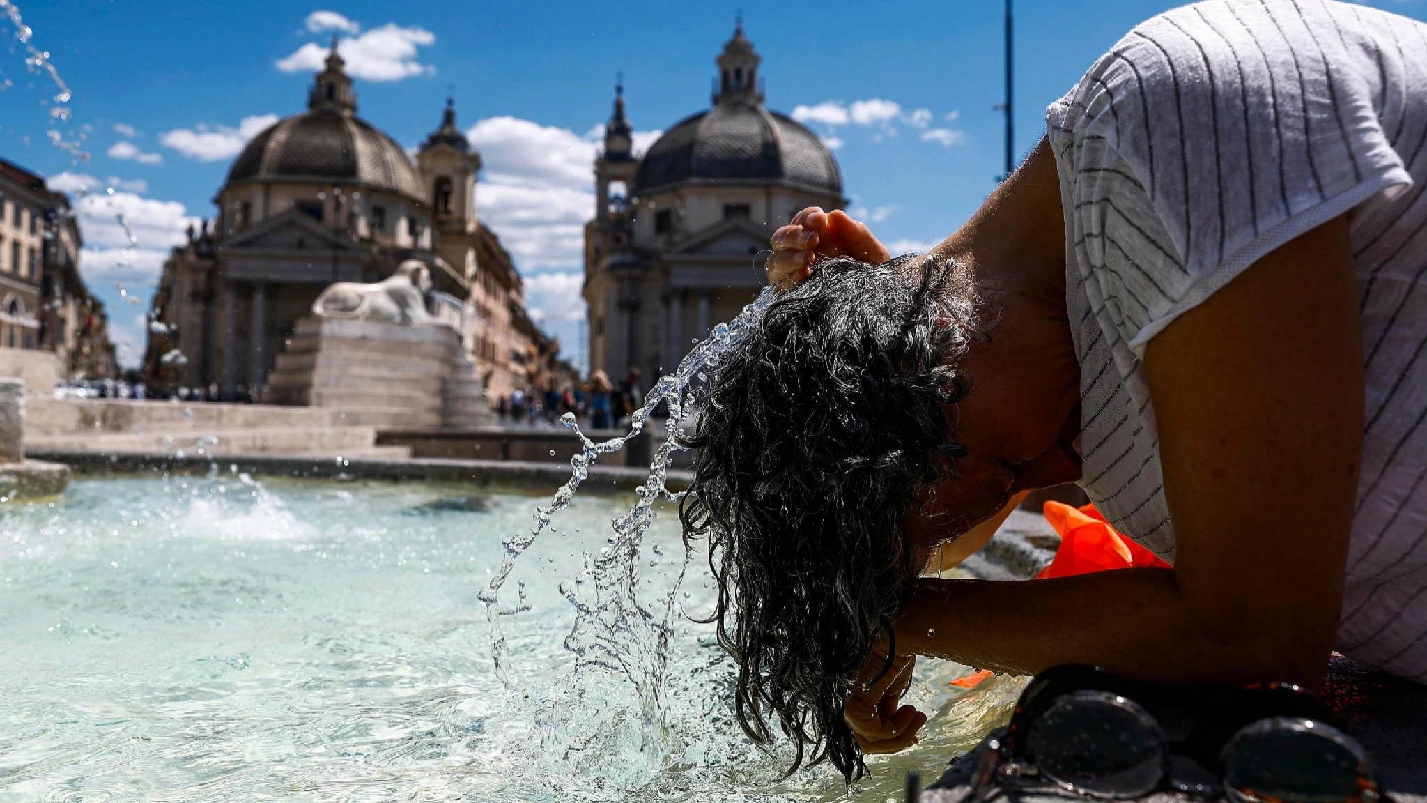 L'ondata anomala di caldo record mantiene il picco, caldo torrido da nord a sud