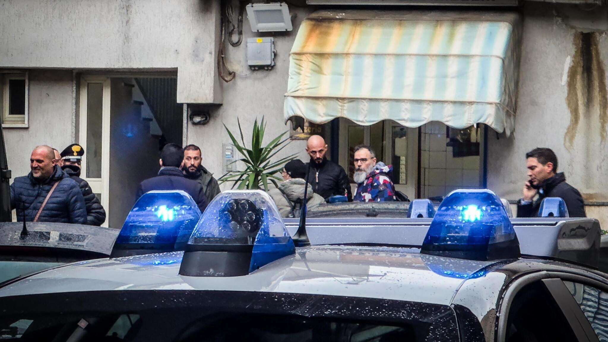 Napoli, agguato in strada nella periferia Nord: morti due pregiudicati