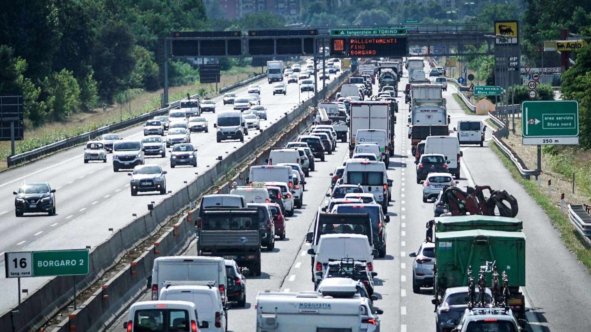 Ponte dell'Immacolata, Confcommercio: in viaggio 7 mln di italiani per una spesa di 2,7 miliardi