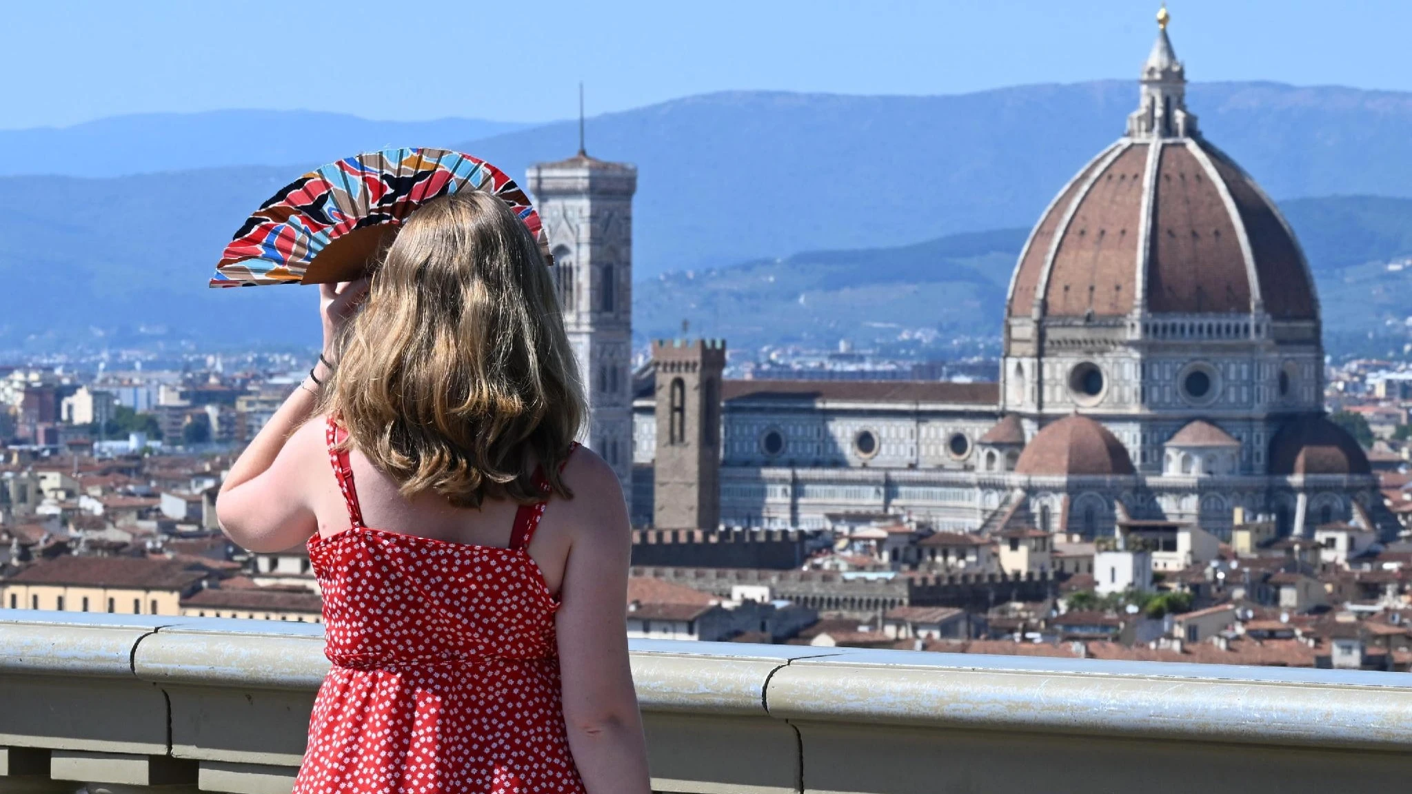 Seconda ondata di caldo record: ecco le 8 città da bollino rosso nel weekend (e chi rischia di più)