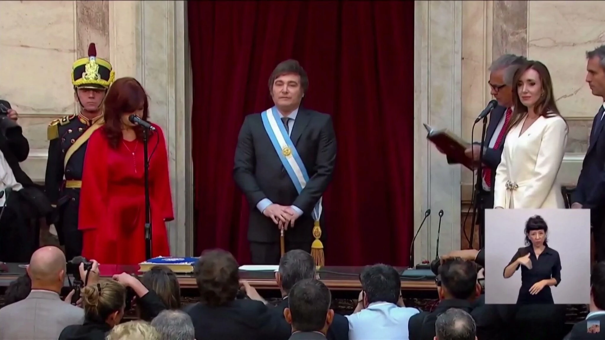 Argentina, Milei ha giurato: 