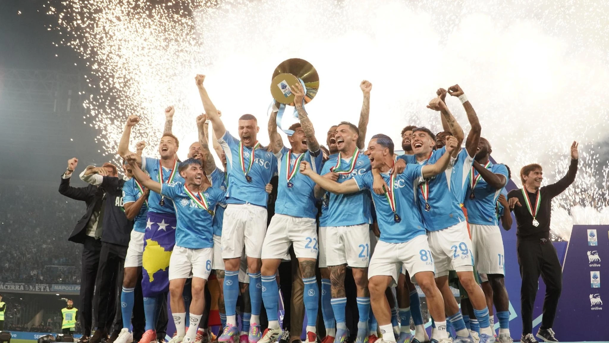 Festa del Napoli: lunedì scuole chiuse e almeno in 200mila sul lungomare, martedì dal Papa