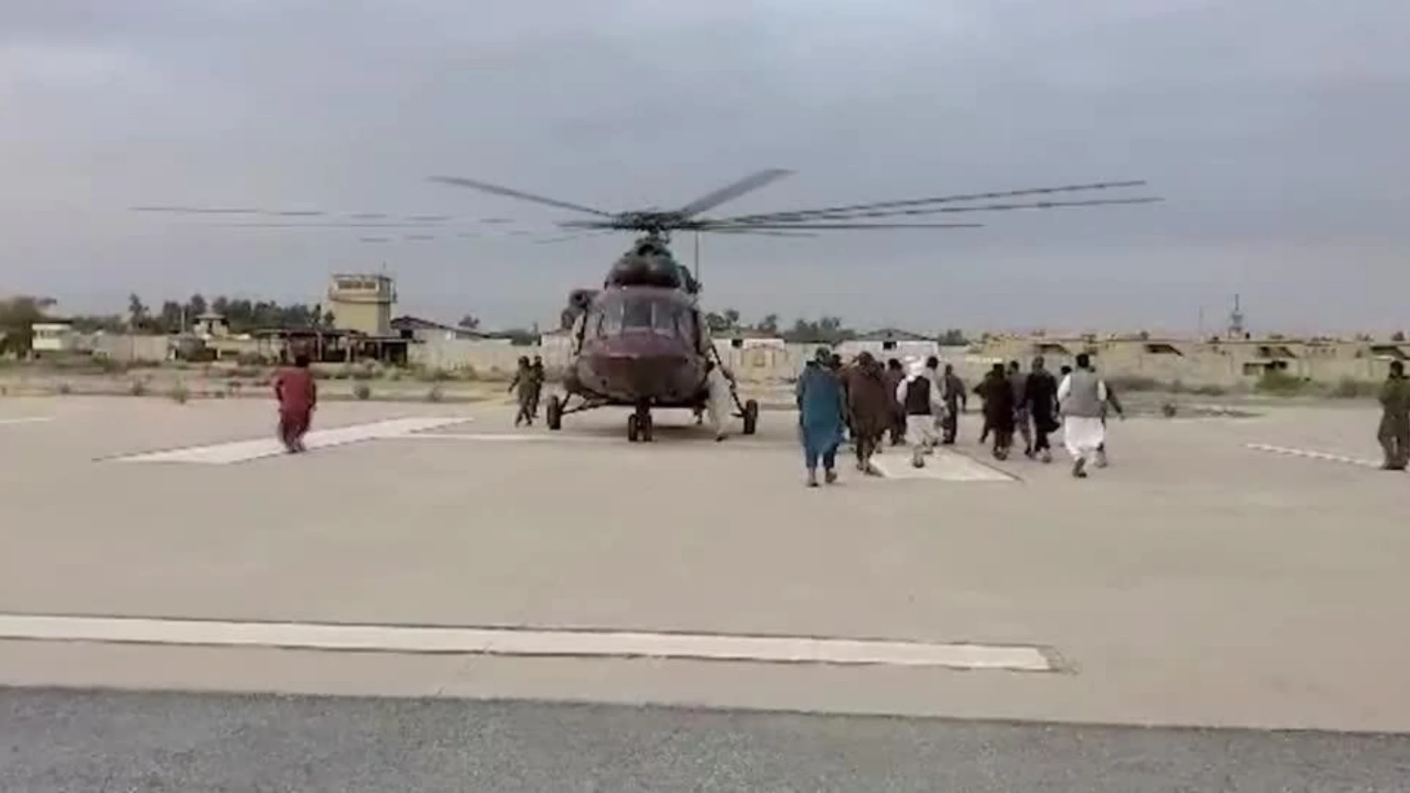 Oltre 600 morti, 1500 feriti, case distrutte: i danni del terremoto che ha colpito l'Afghanistan