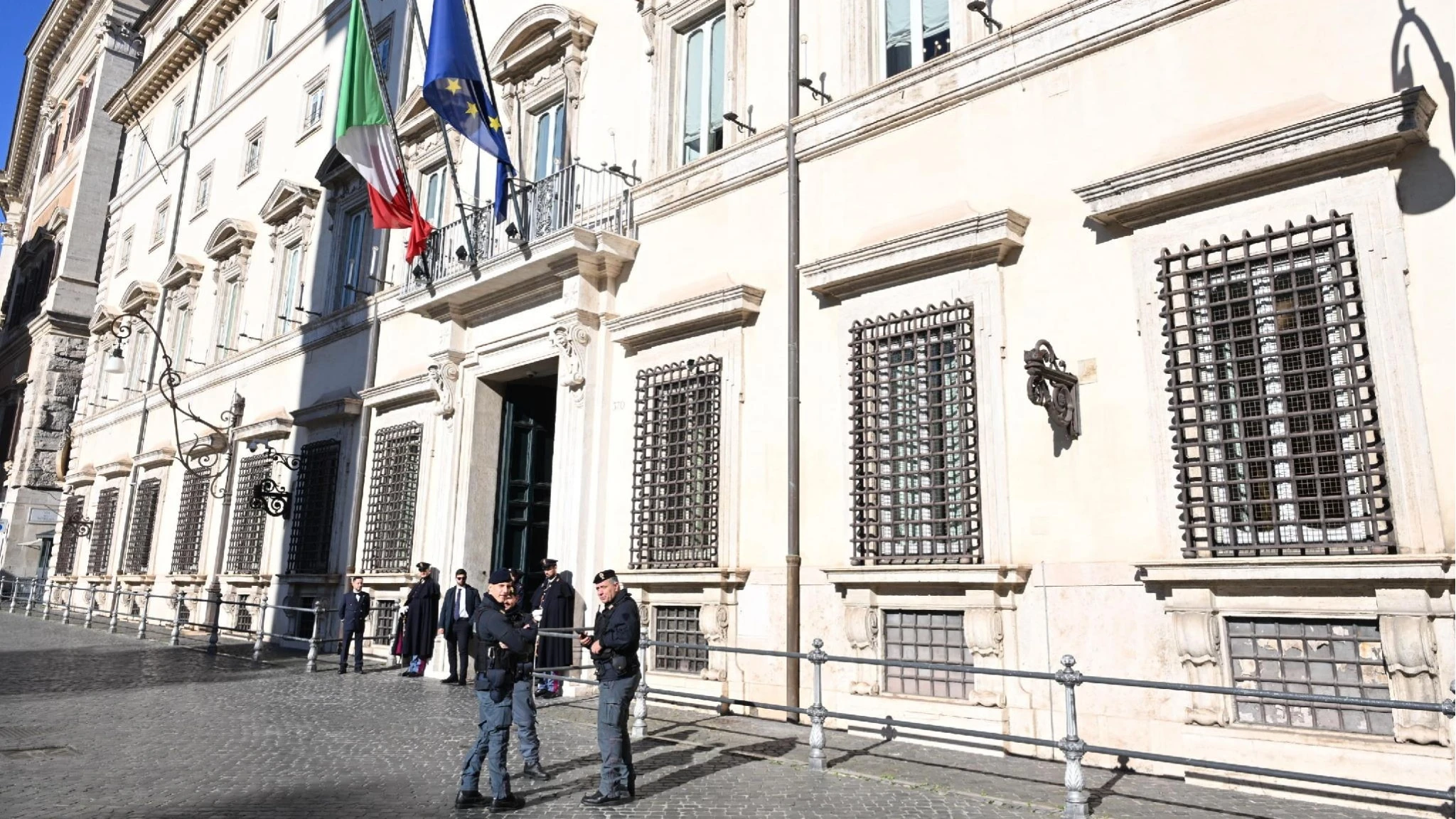 Caro carburanti, ok al nuovo decreto. Consiglio dei ministri lampo su accise ed energia