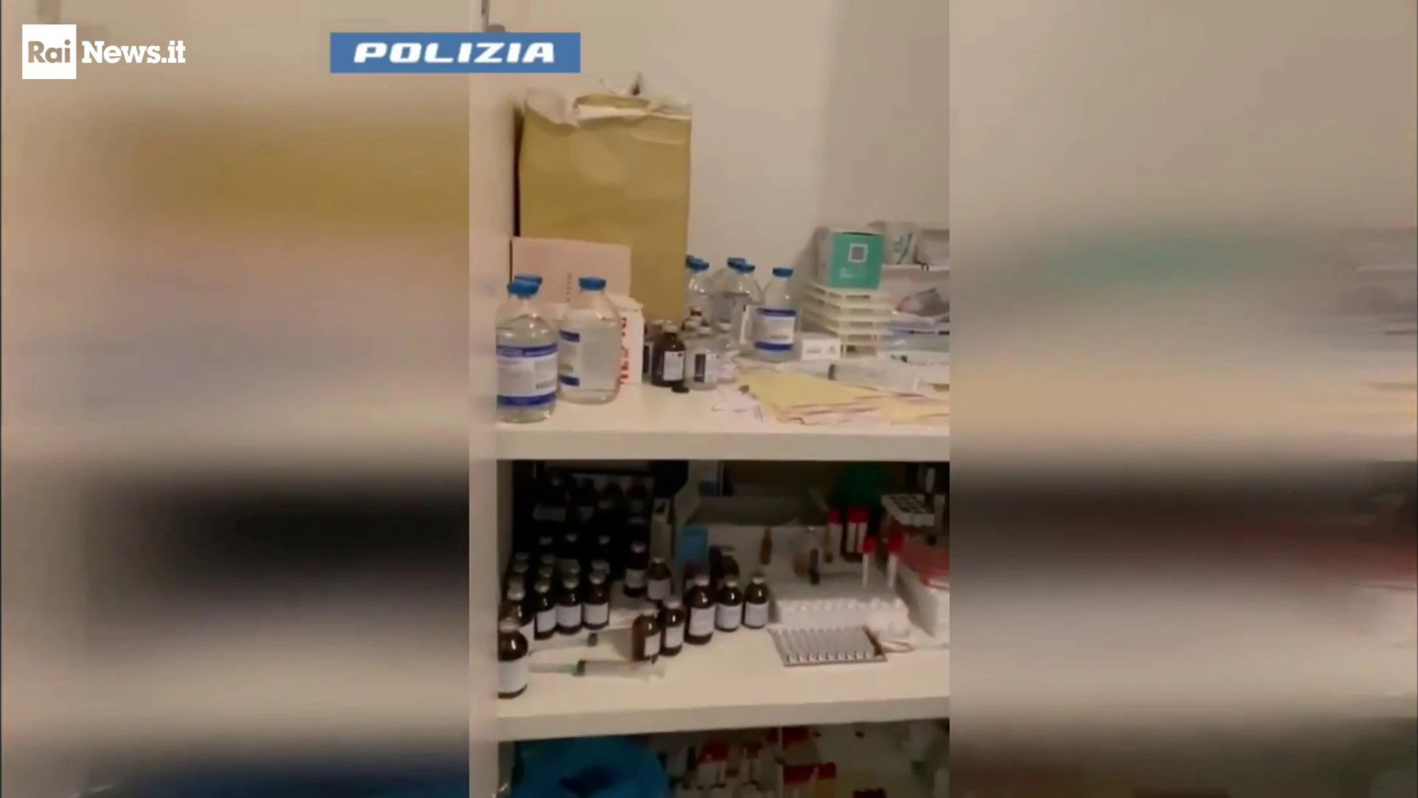 Olii essenziali e farmaci scaduti. Lo studio del falso medico che prometteva di curare l'autismo