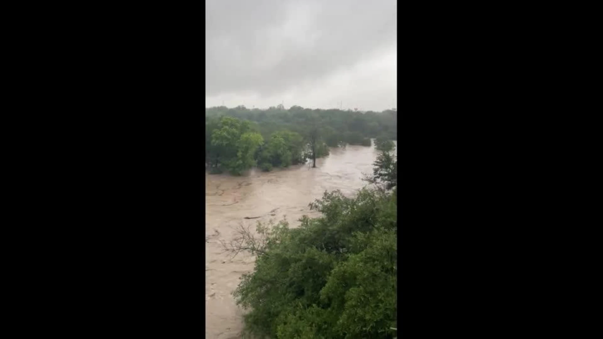 Inondazioni Texas, allerta per i centri che sorgono lungo il fiume San Gabriel