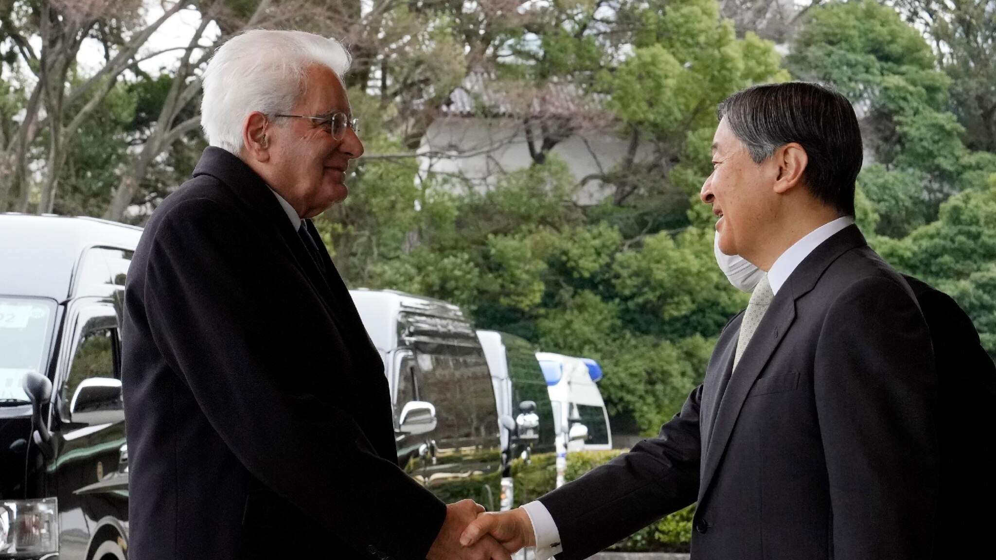 Mattarella a Tokyo, accolto a pranzo nel palazzo dell'imperatore Naruhito