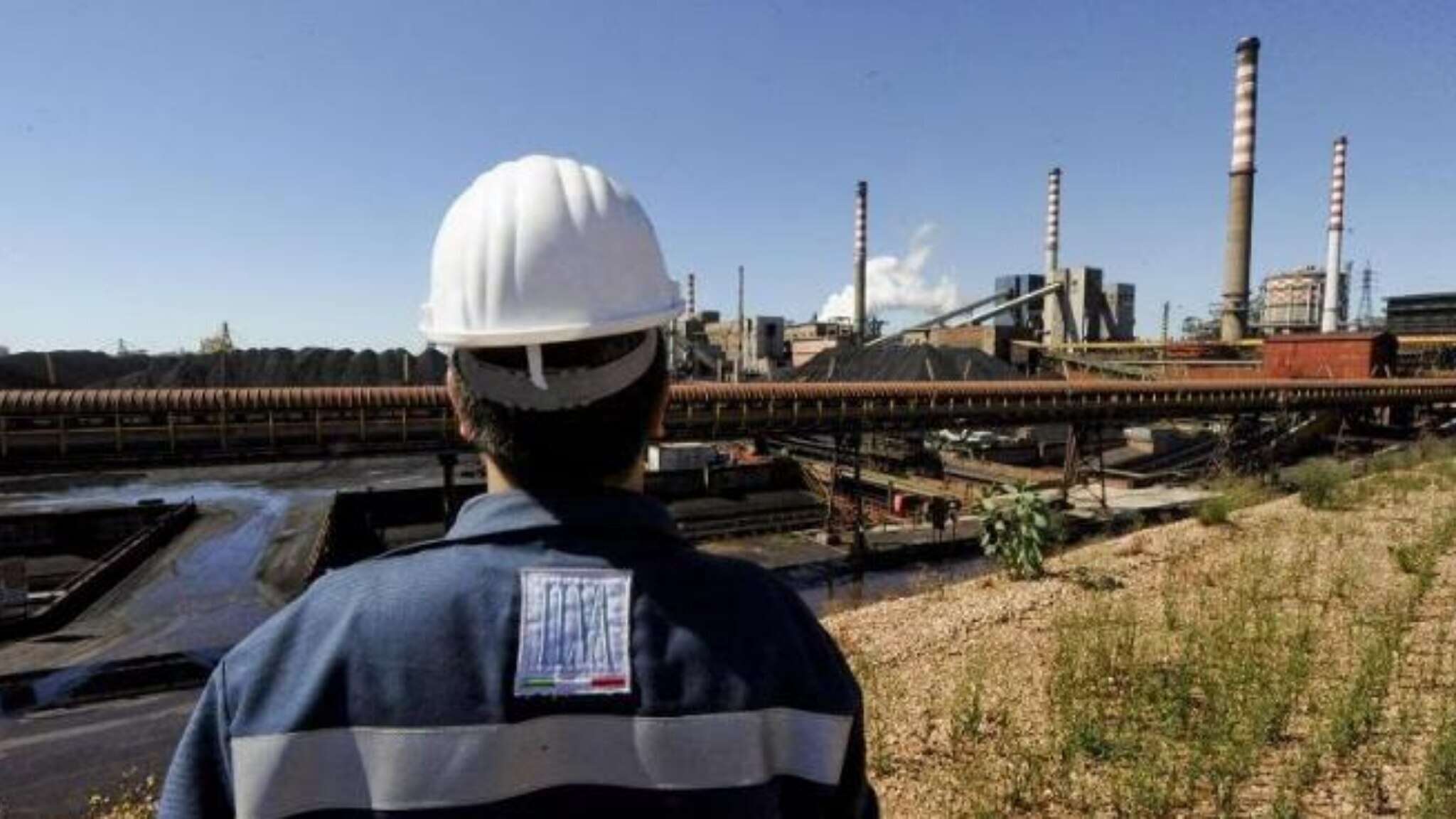 Ex Ilva, attesa per l'incontro tra Governo e sindacati: 