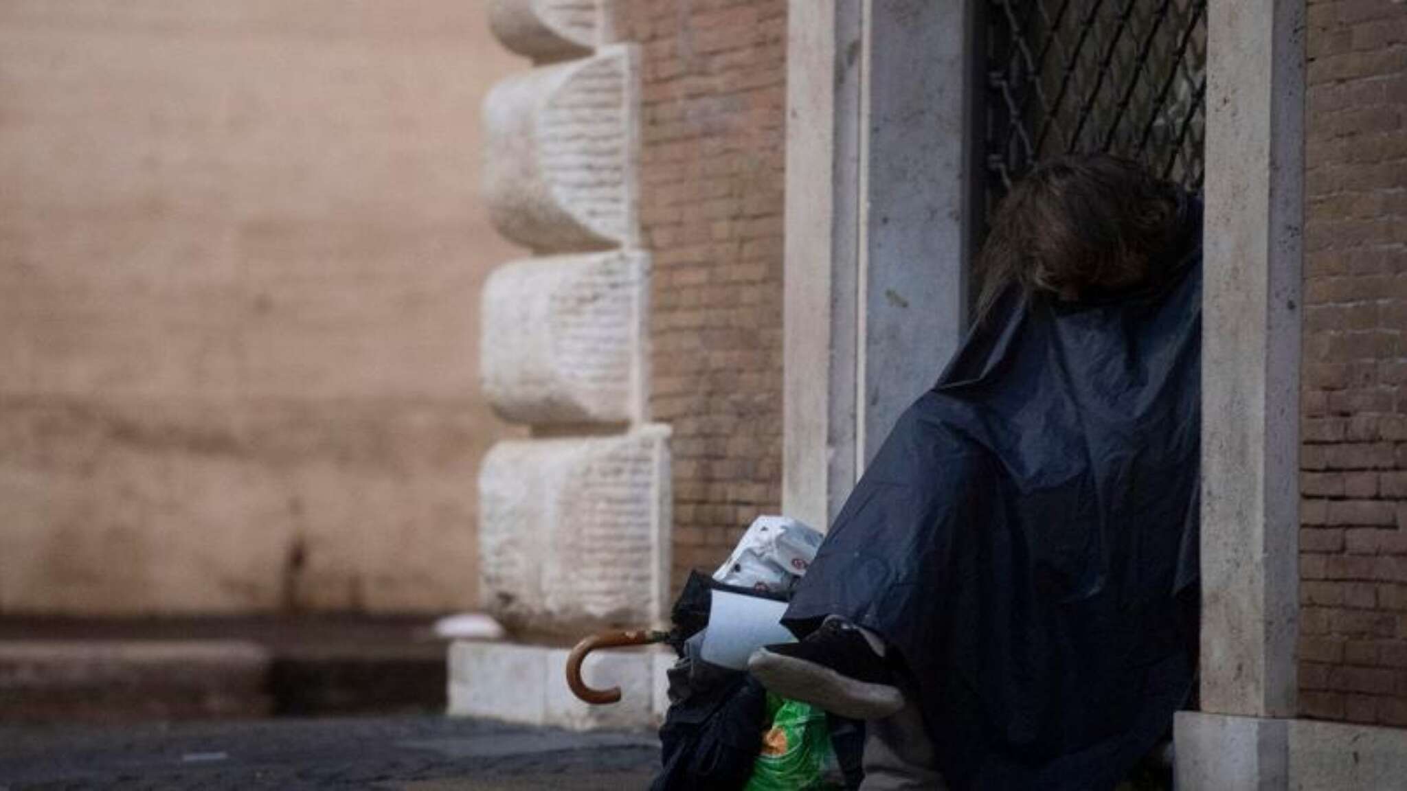 Roma, anziana clochard muore vicino Piazza San Pietro