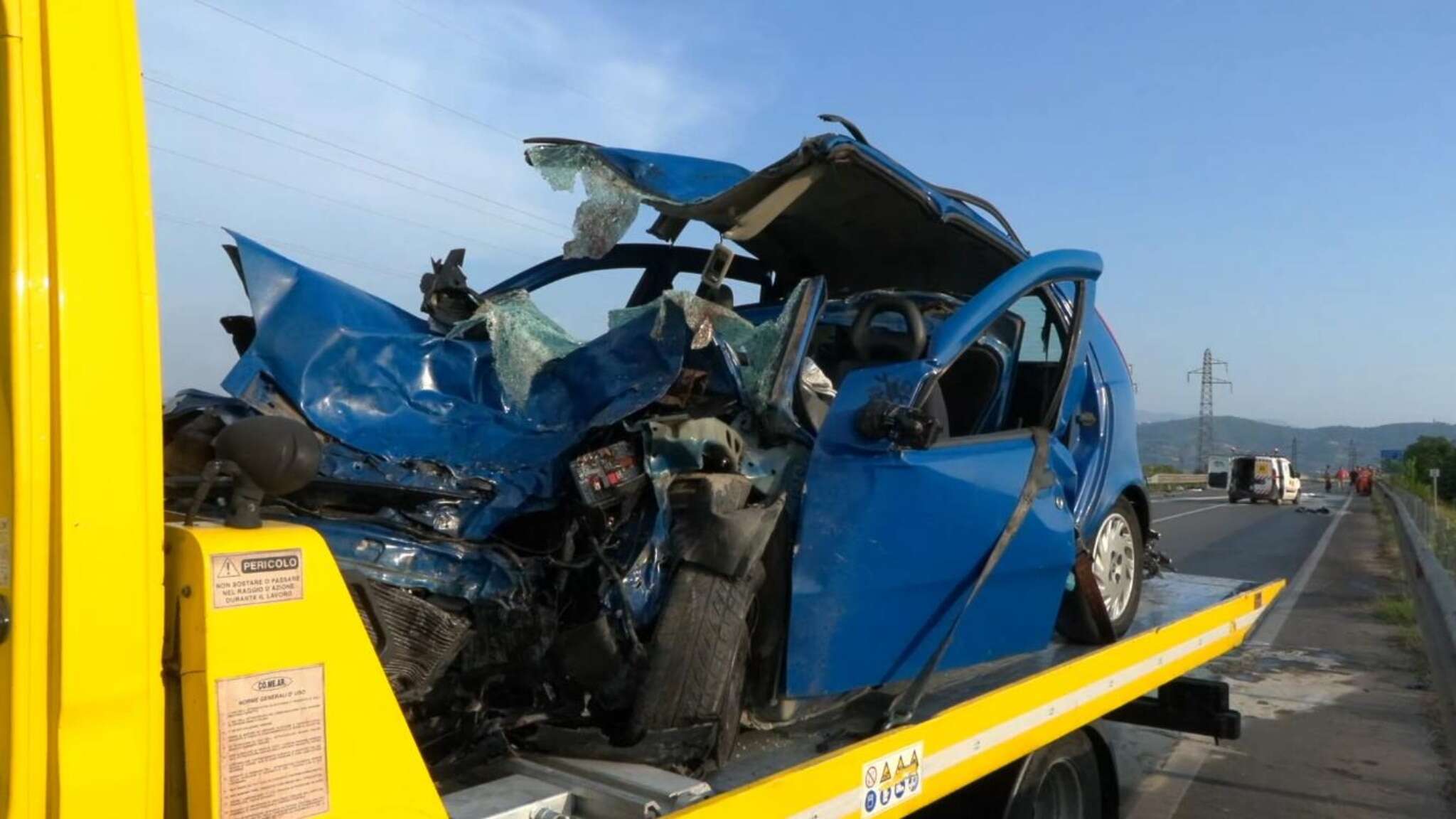 Paestum, incidente tra auto e moto: morte due persone lungo la SS18