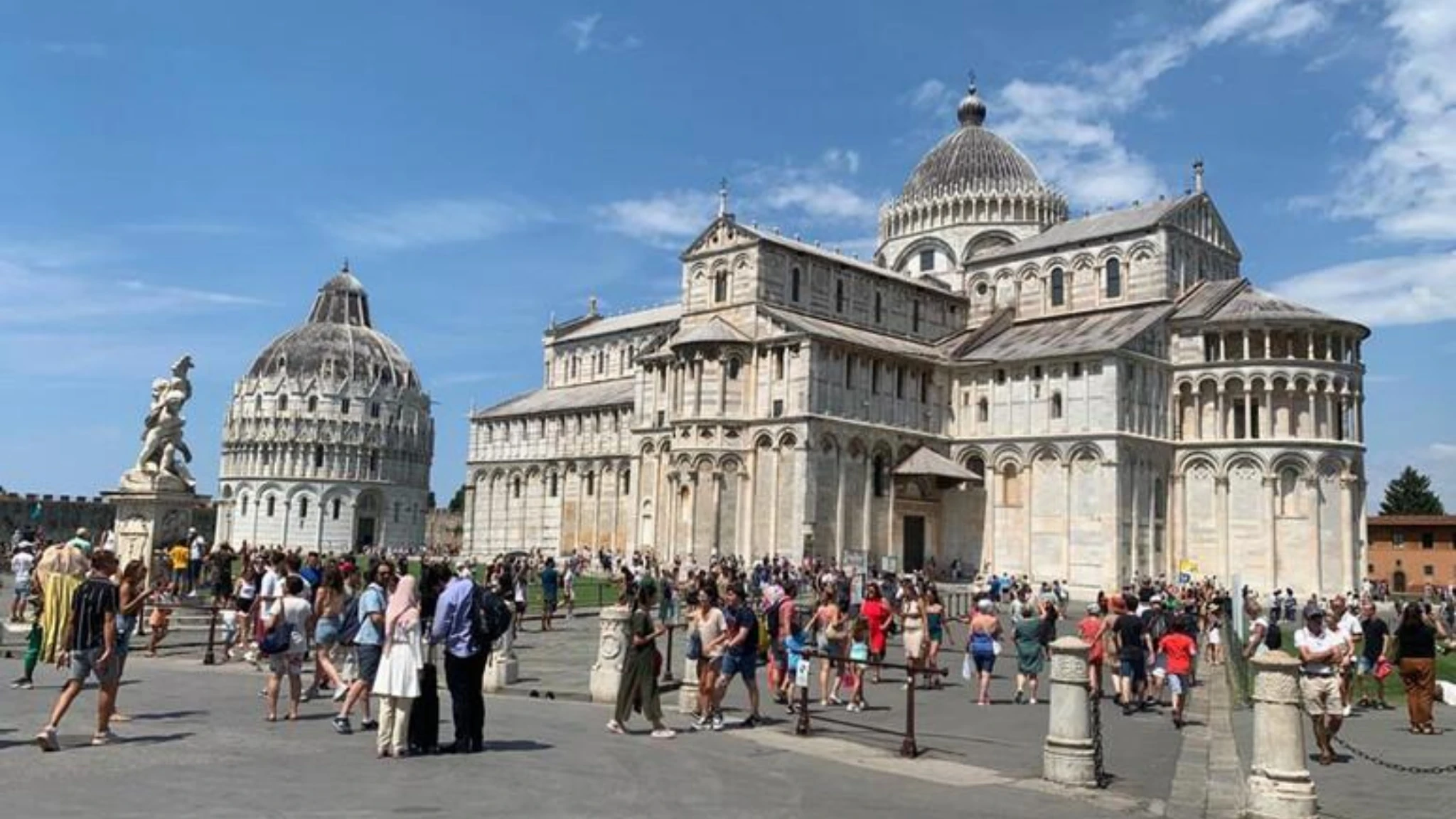 Caldo africano e tempo stabile e asciutto, ma da domenica tornano i temporali. Ecco che tempo farà 