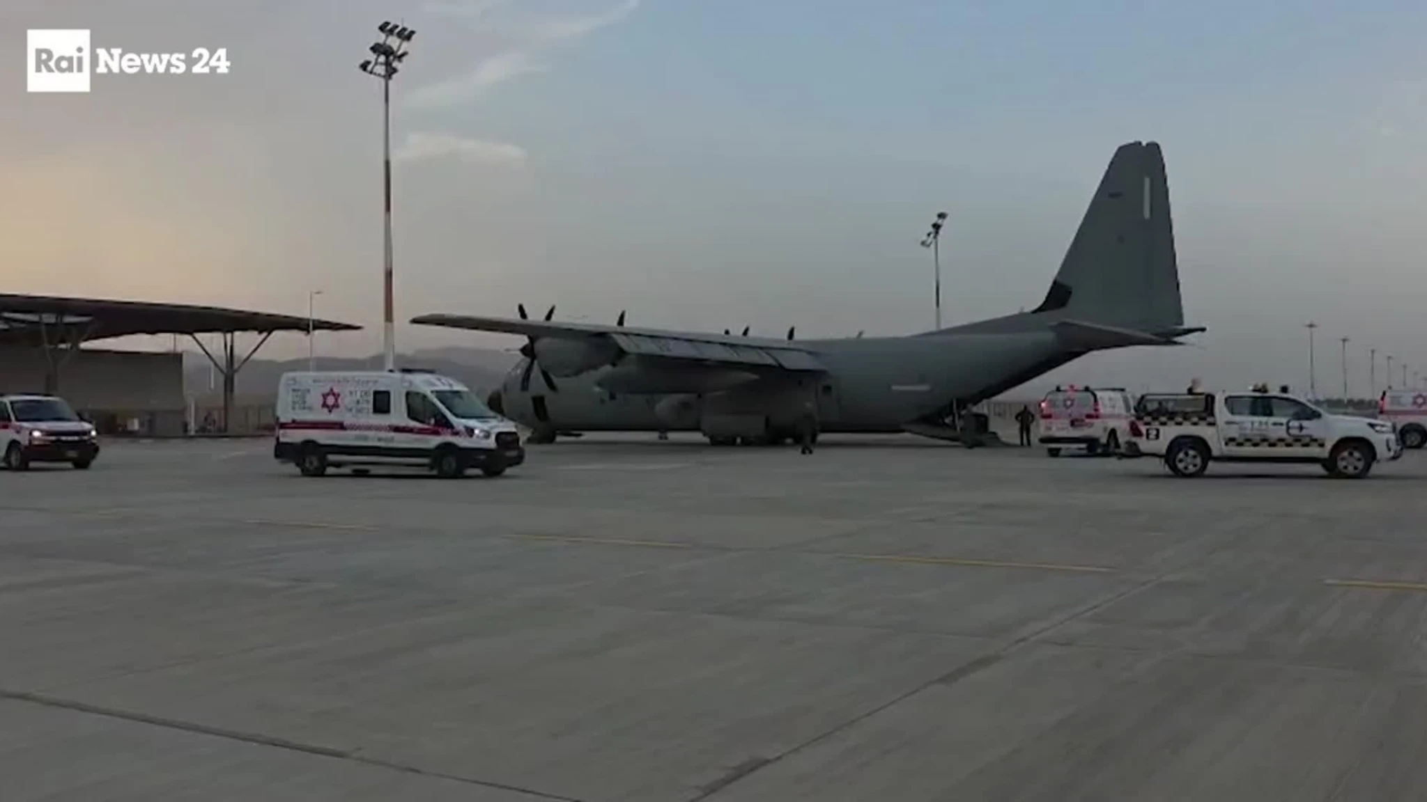 Arrivati a Ciampino i bambini di Gaza che saranno curati in Italia