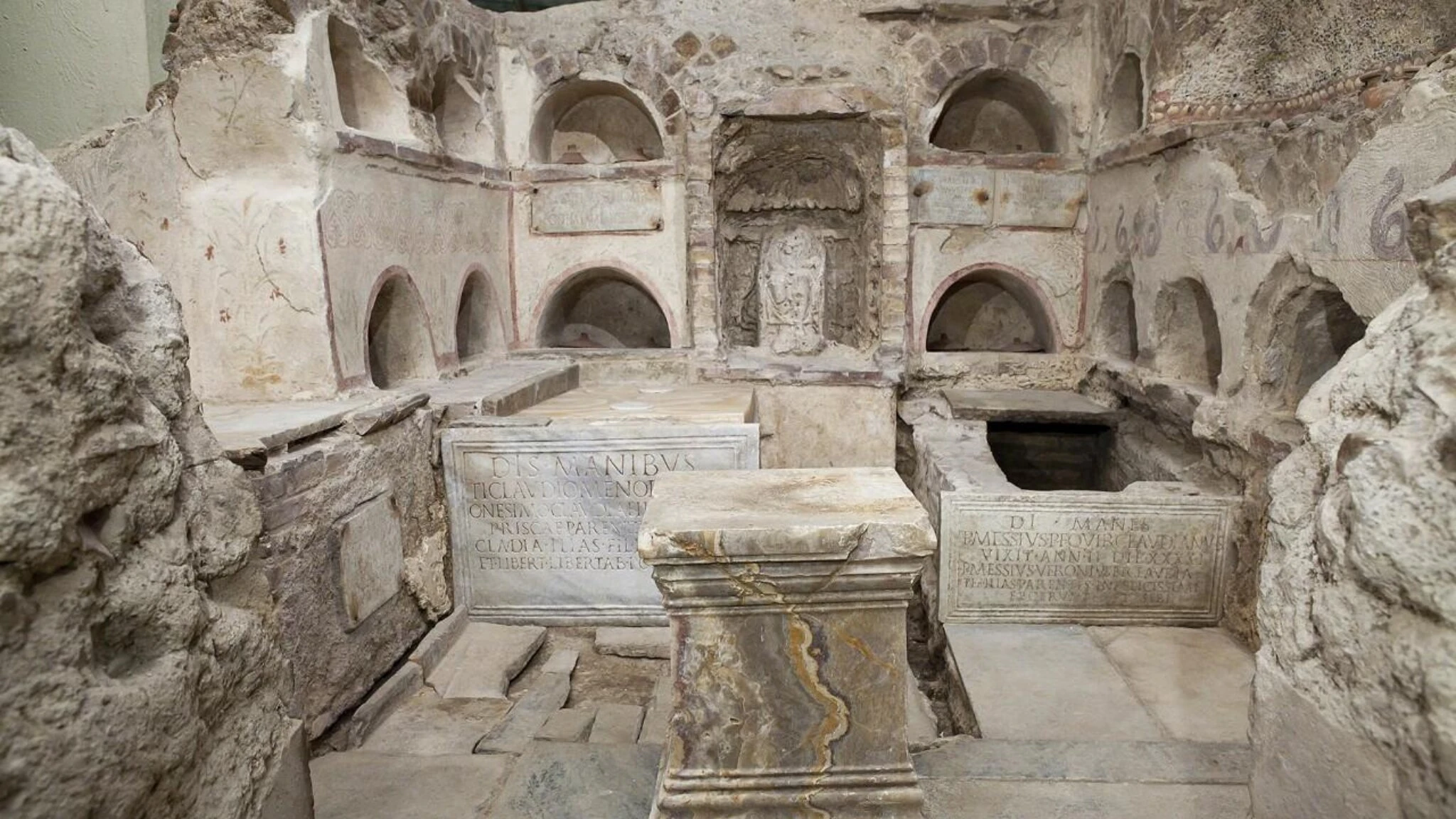 Vita e morte nella Roma dei Cesari: il nuovo percorso di visita della necropoli sotto al Vaticano