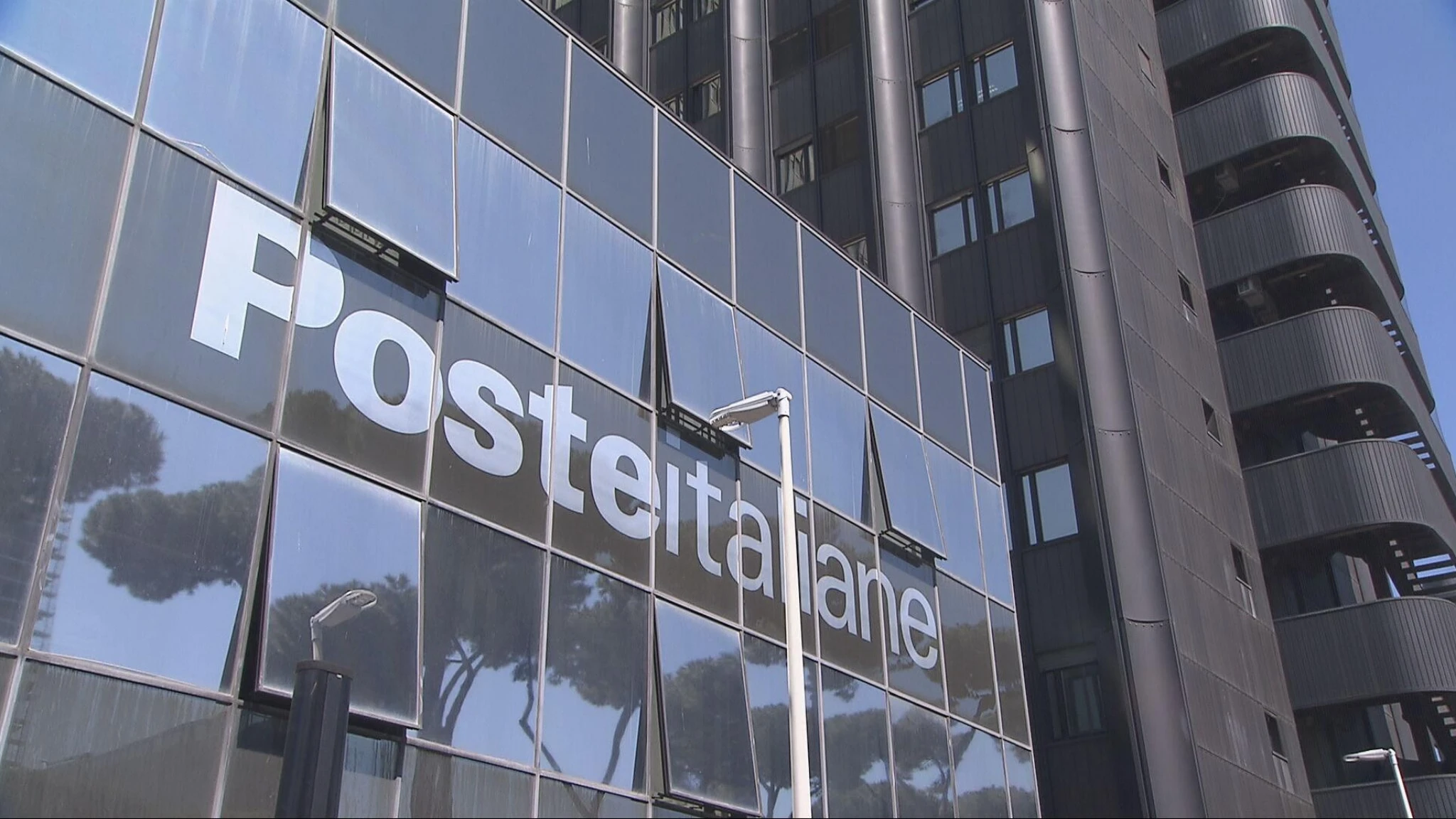 Poste: scatta lo stop alla spedizione di merci negli Usa