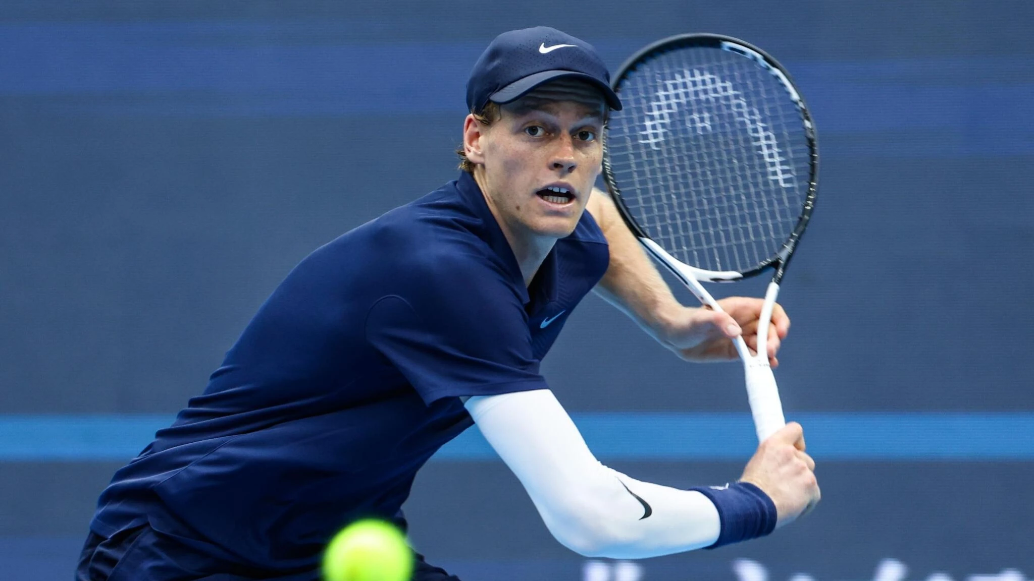 Sinner batte de Minaur ma che fatica: giocherà in finale ai China Open. Il giallo infortunio