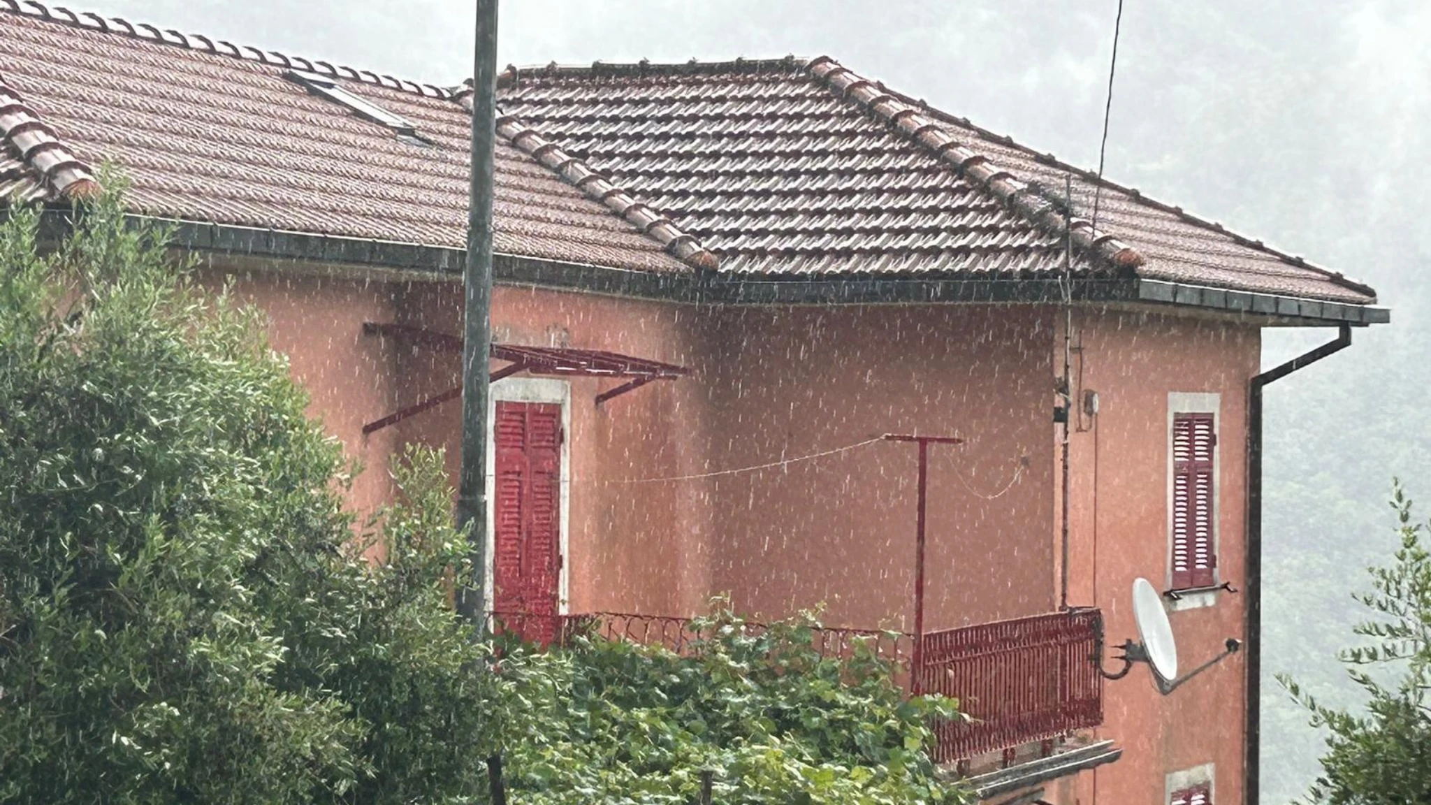 Coniugi feriti a colpi di roncola in Liguria, gli inquirenti ipotizzano un agguato