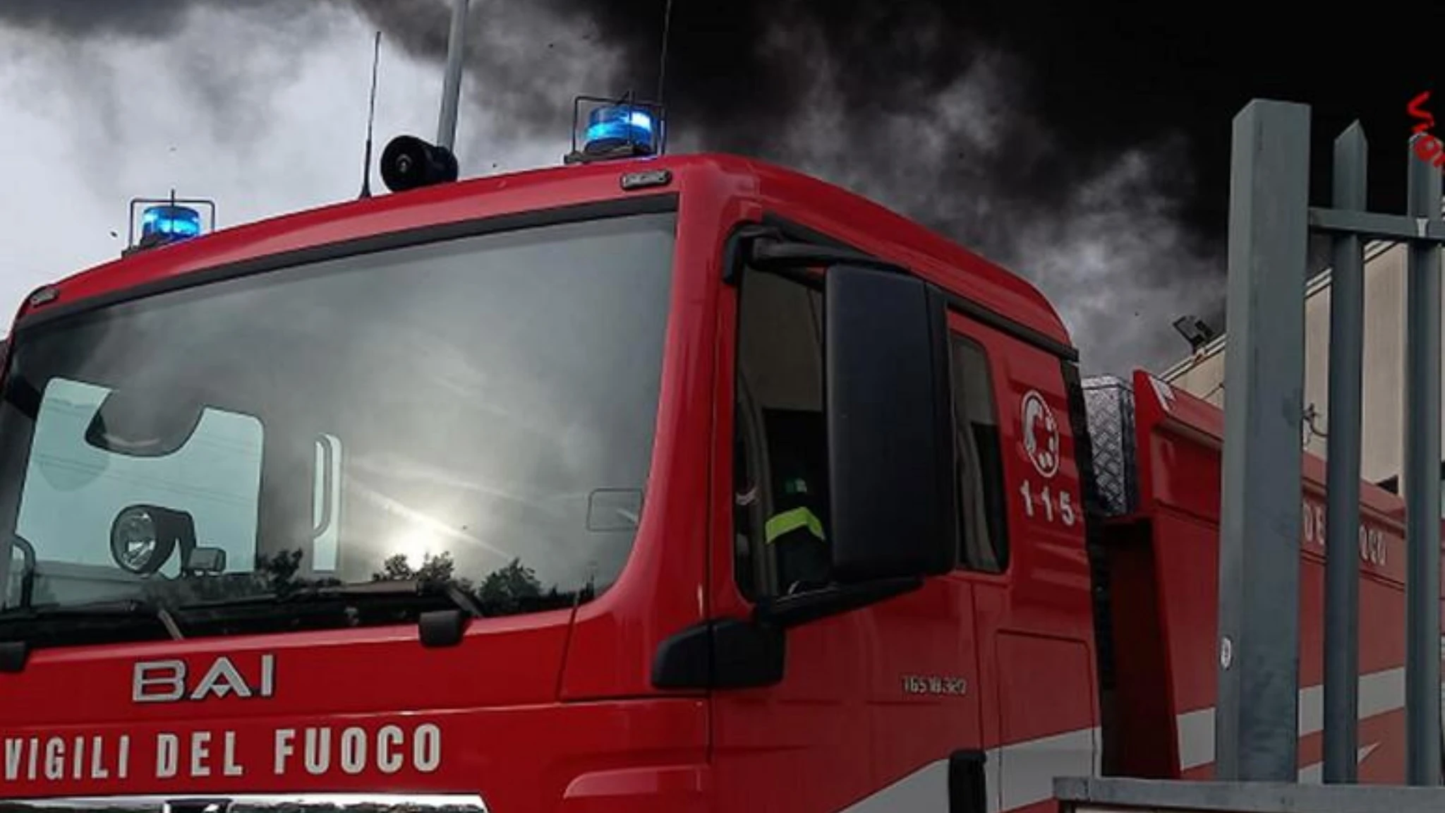 Roma, esplosione durante la ristrutturazione di un appartamento: ustionati padre e figlio