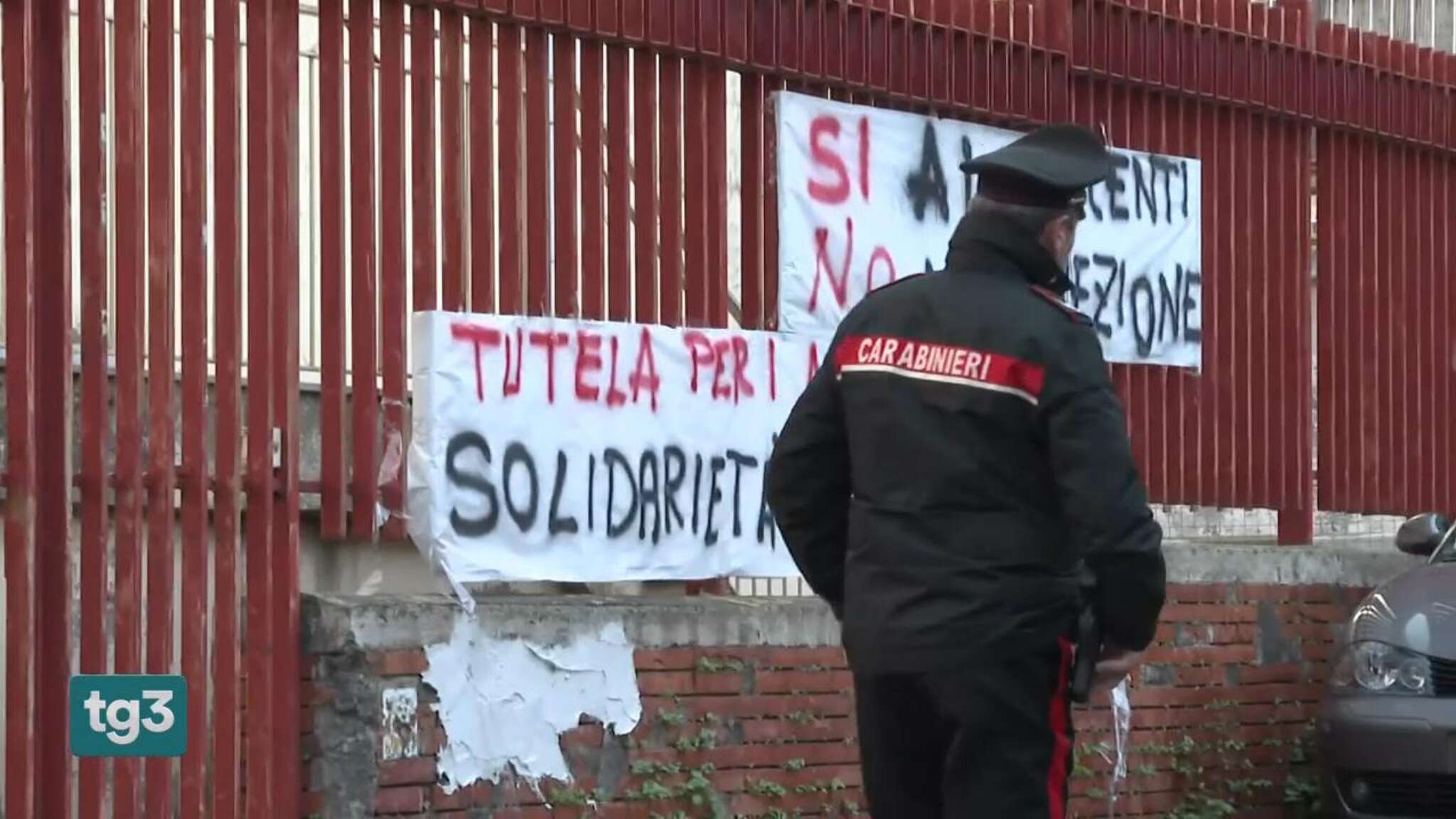 In pochi stamane entrano alla scuola media di Castellammare di Stabia