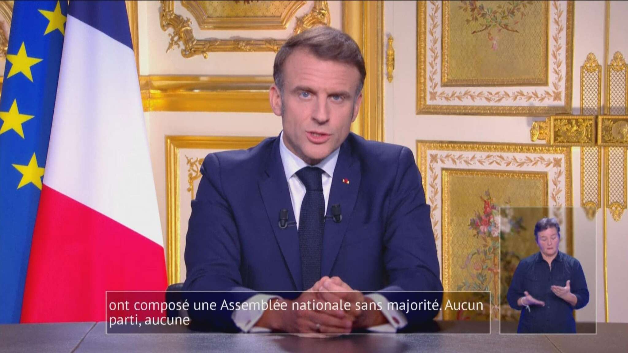 Macron in tv annuncia: 