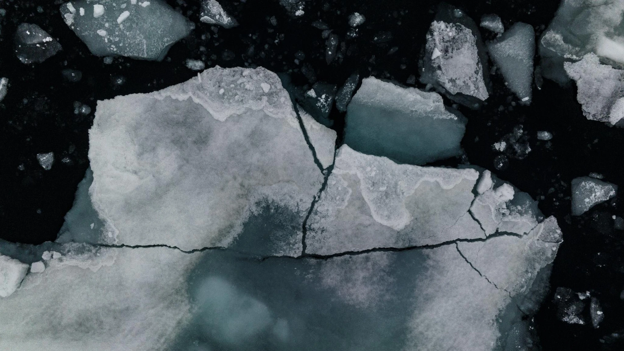 Clima. Usare l'intelligenza artificiale per monitorare i grandi iceberg dallo spazio