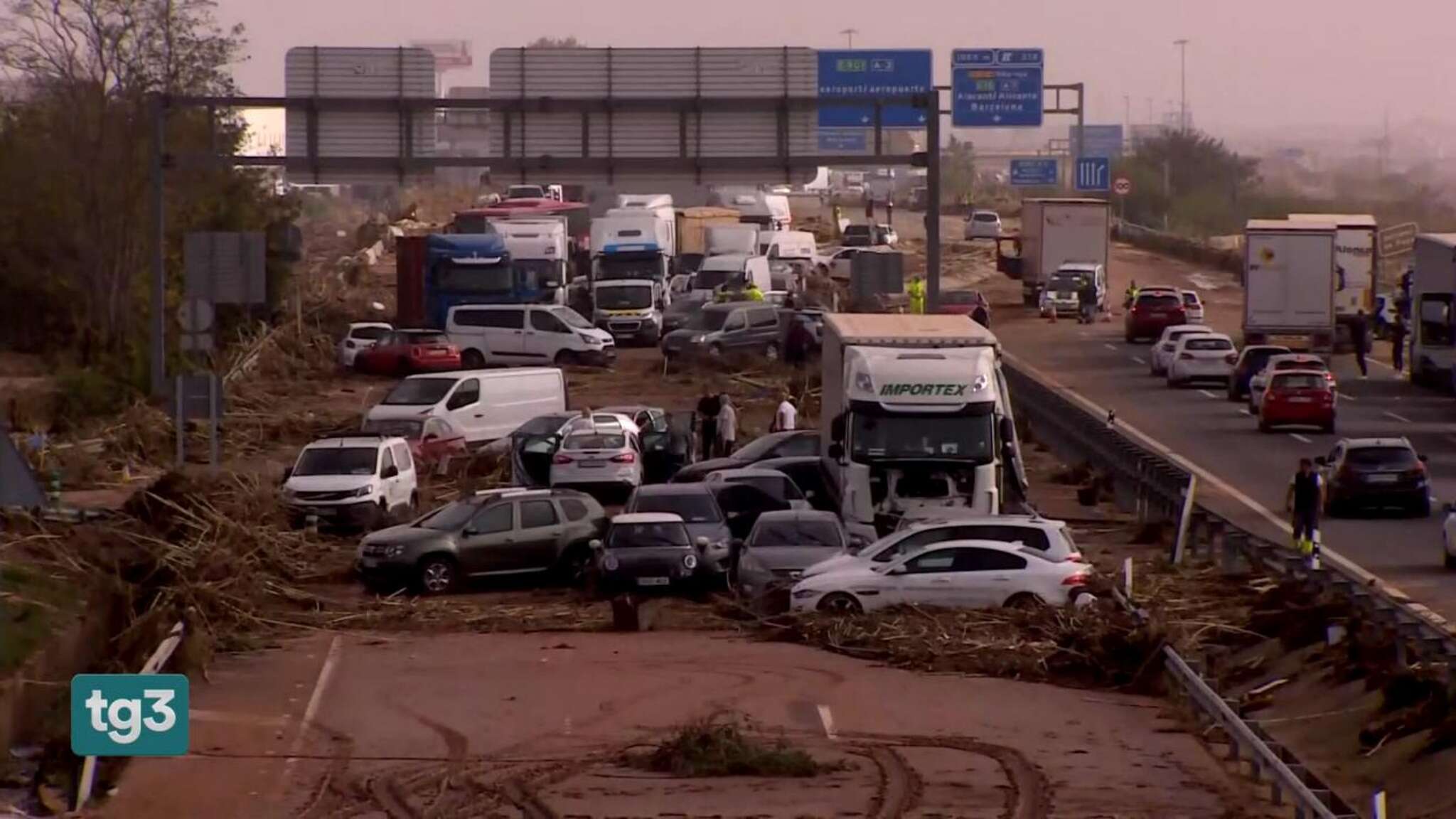 Valencia. Antonietta ed Elena erano ospiti di un'amica, sono scappate dove e come potevano