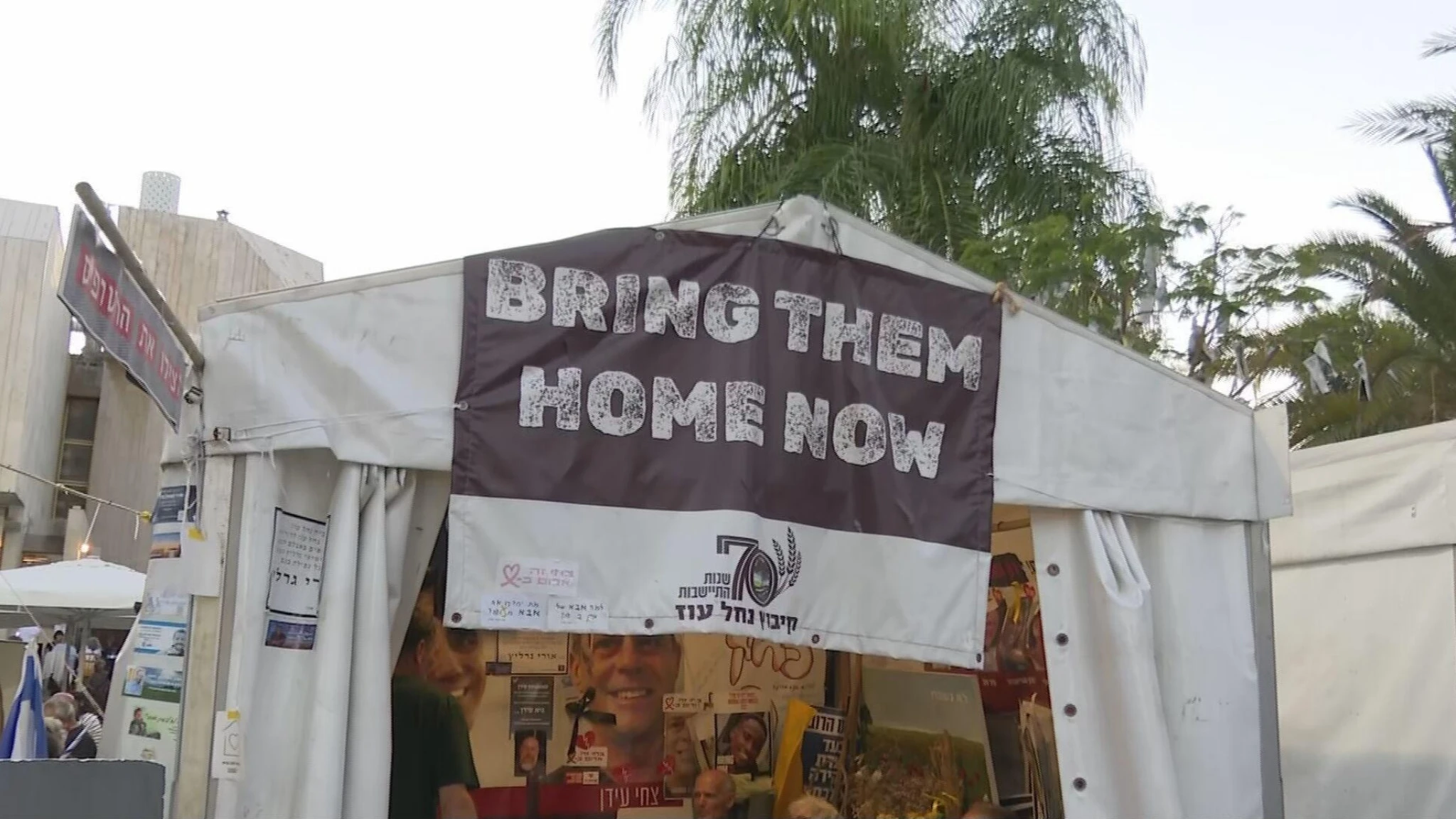 Tel Aviv, il tempo sospeso dell'attesa
