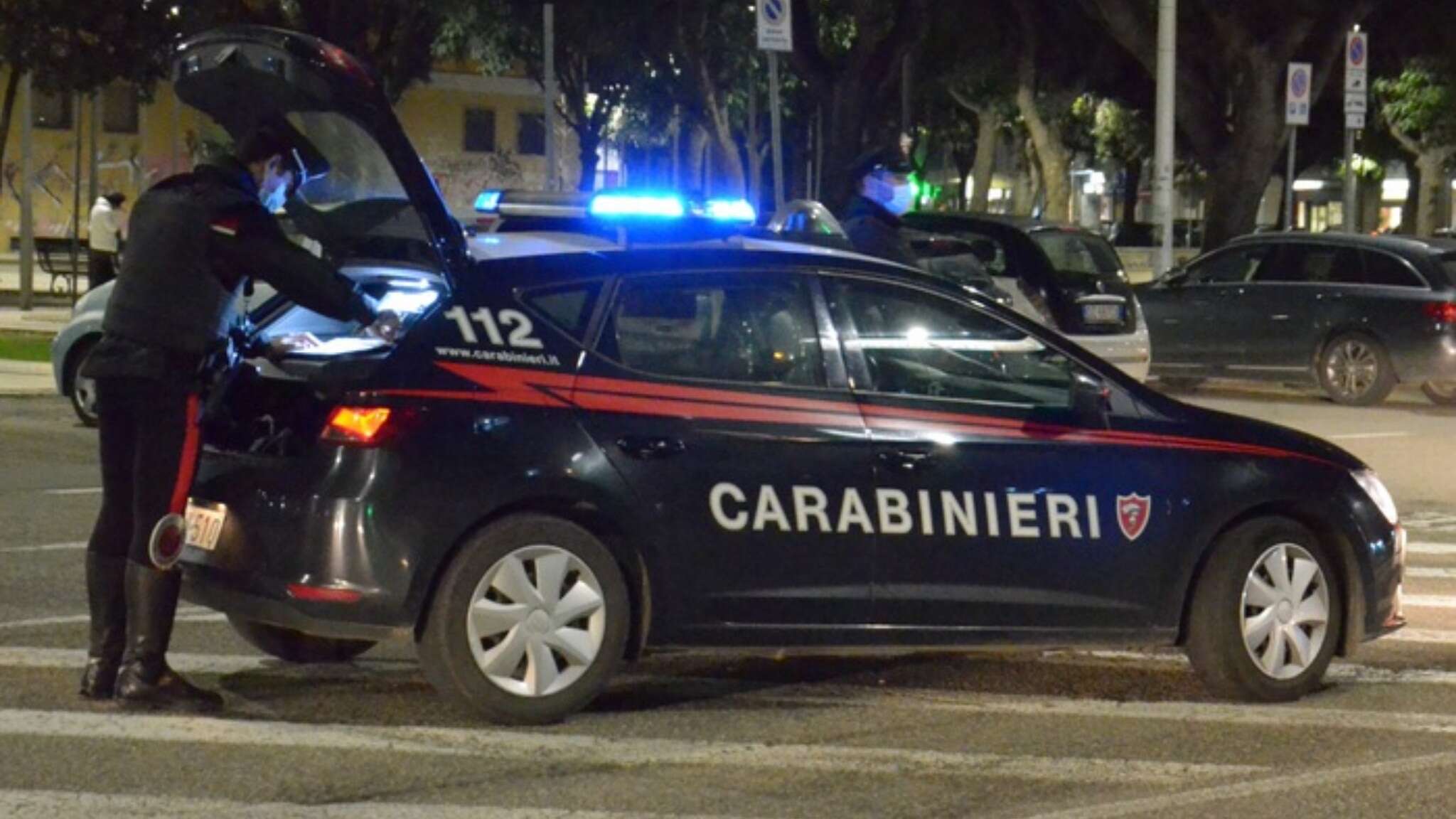 Violenta lite per una ragazza a Frattamaggiore: 16enne accoltellato all'addome da un coetaneo