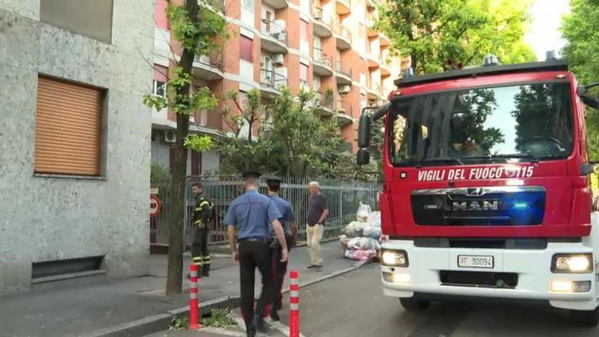 Cinisello Balsamo, uccide il padre e gli dà fuoco: arrestato 47enne