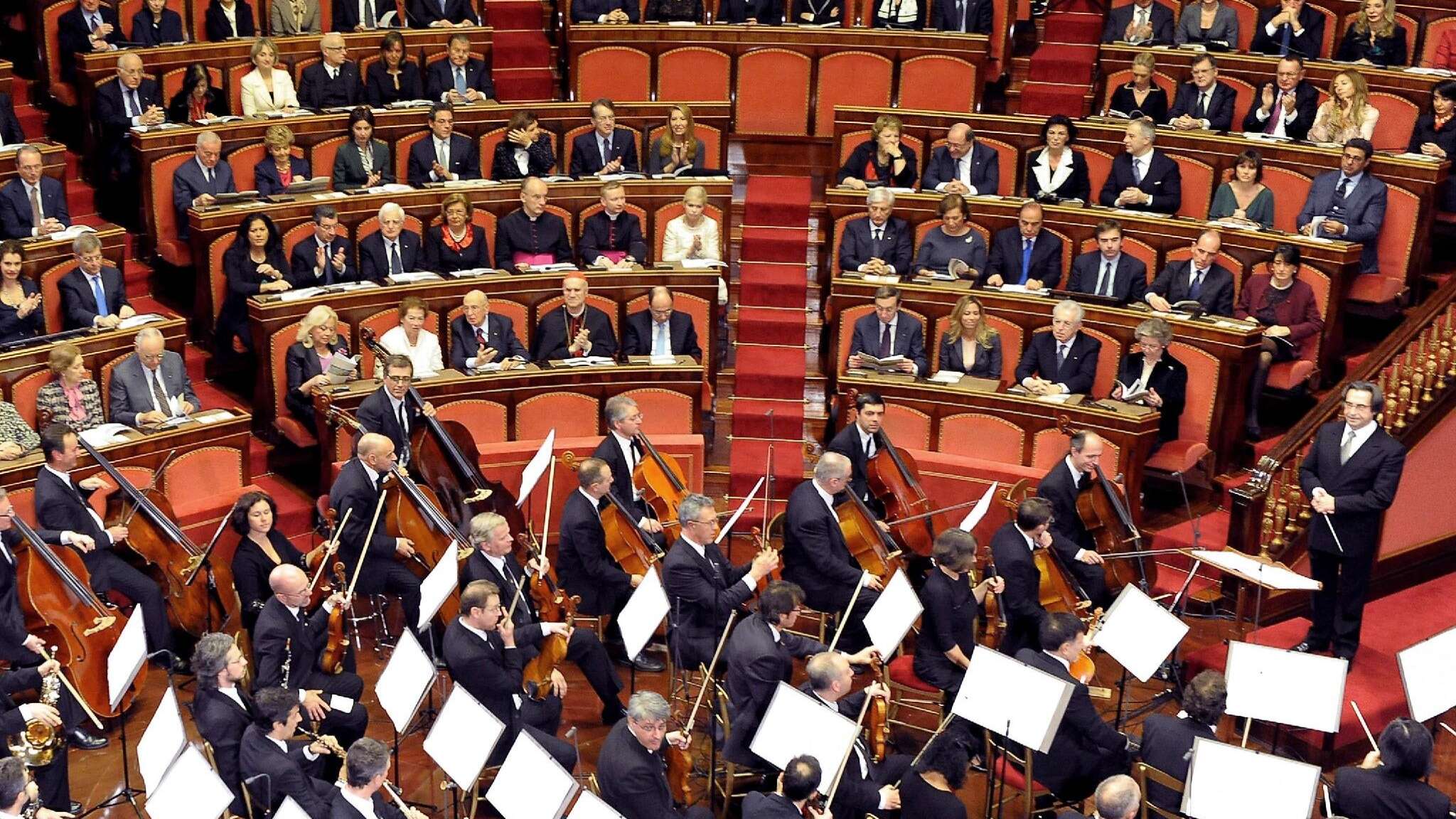 Mattarella al concerto di Natale in Senato diretto dal maestro Muti, segui la diretta dalle 12.20