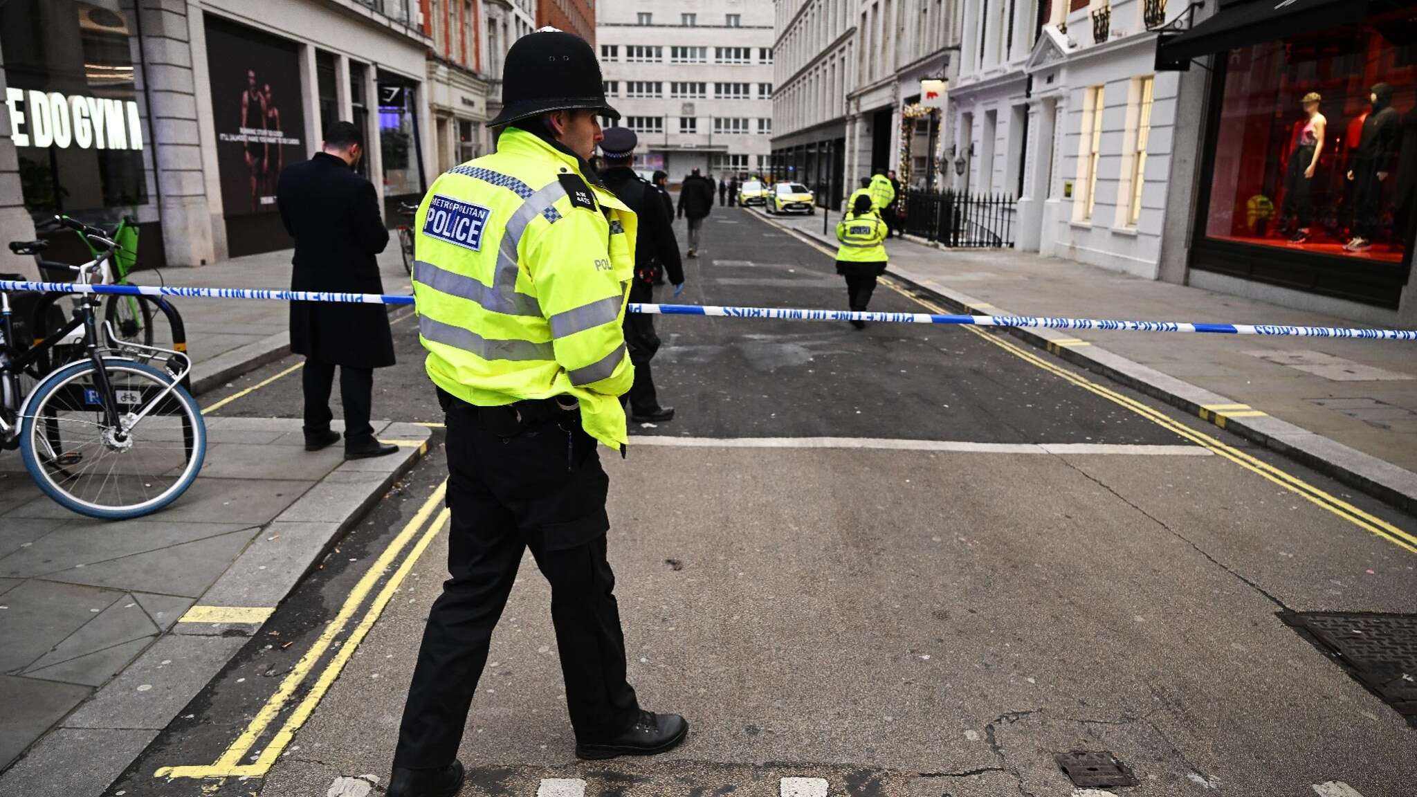 Accoltellamento in strada nel sud di Londra: cinque persone ferite. Arrestato un uomo