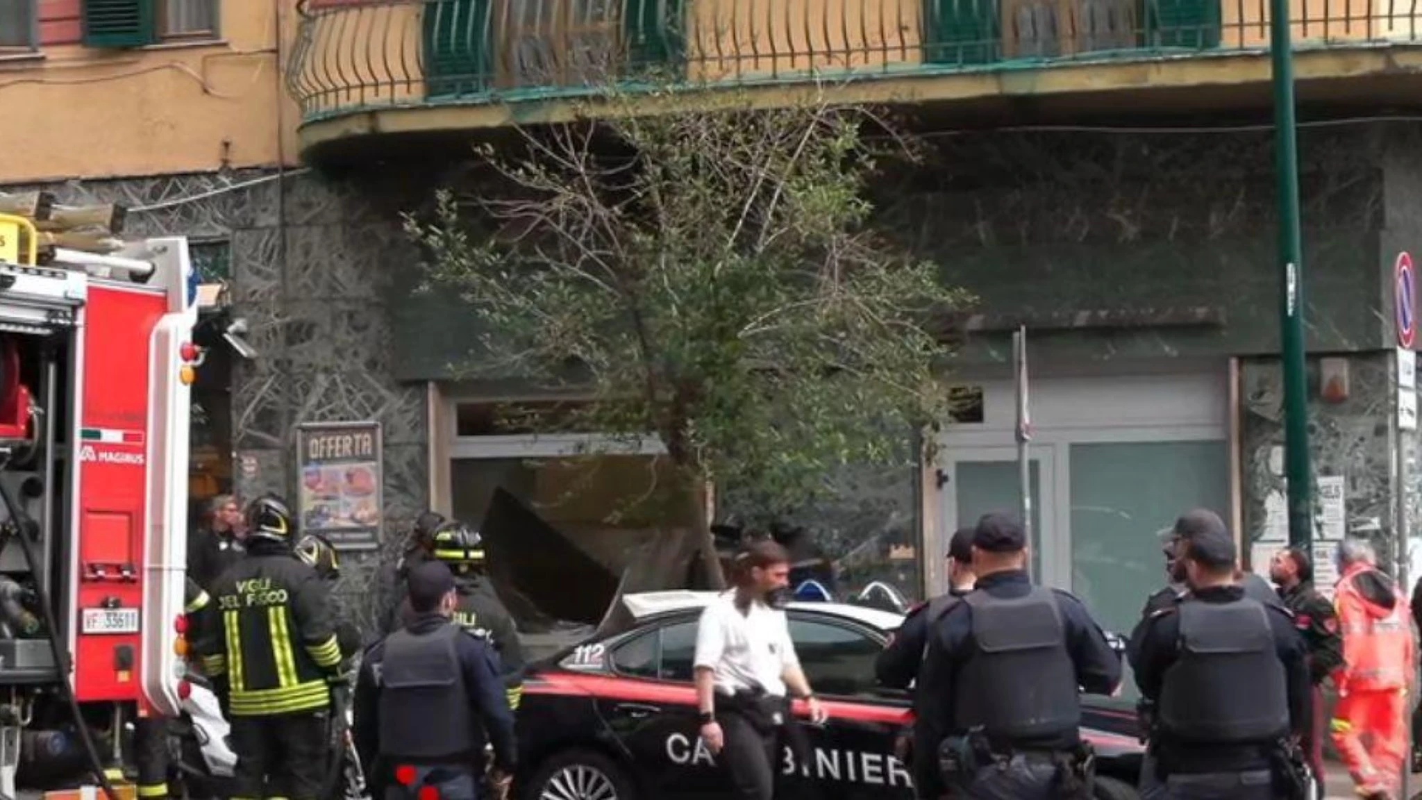 Napoli, caccia alla banda del buco. Sottosuolo al setaccio in cerca di tracce