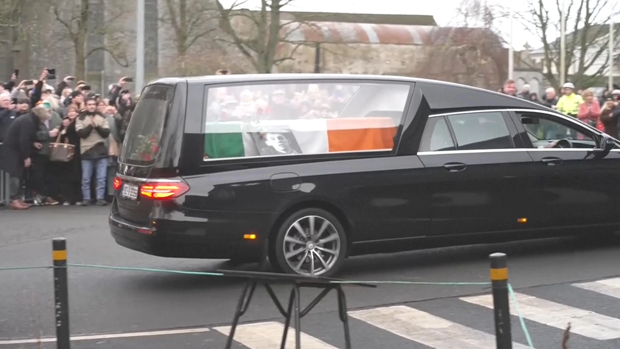 Il video del funerale del cantante dei Pogues Shane MacGowan 