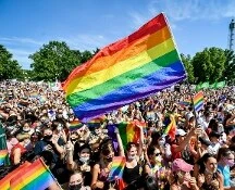 Omofobia, pride a Roma e a Milano