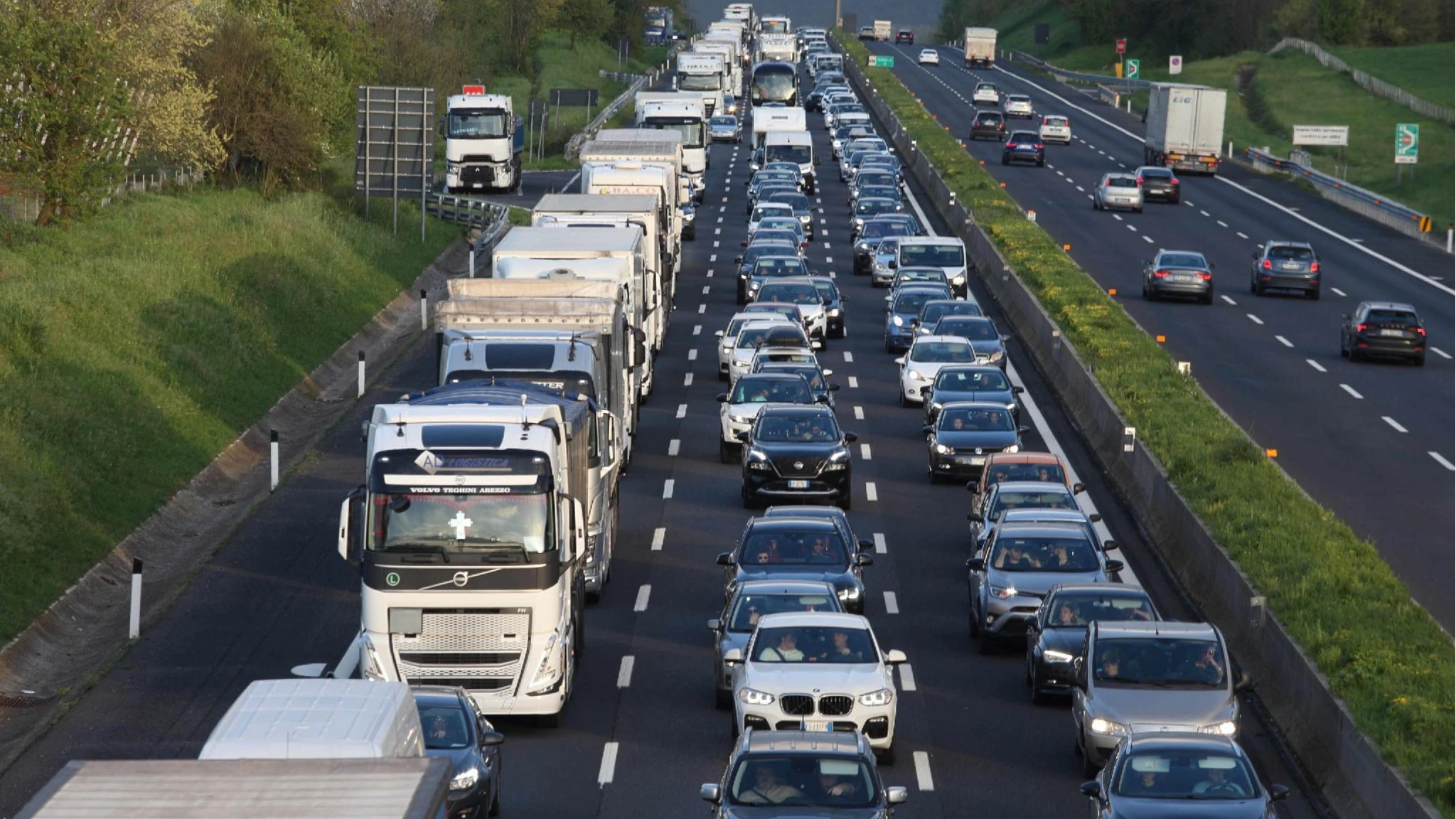 Camion a fuoco, chiusa l'A1 tra Orte e diramazione di Roma