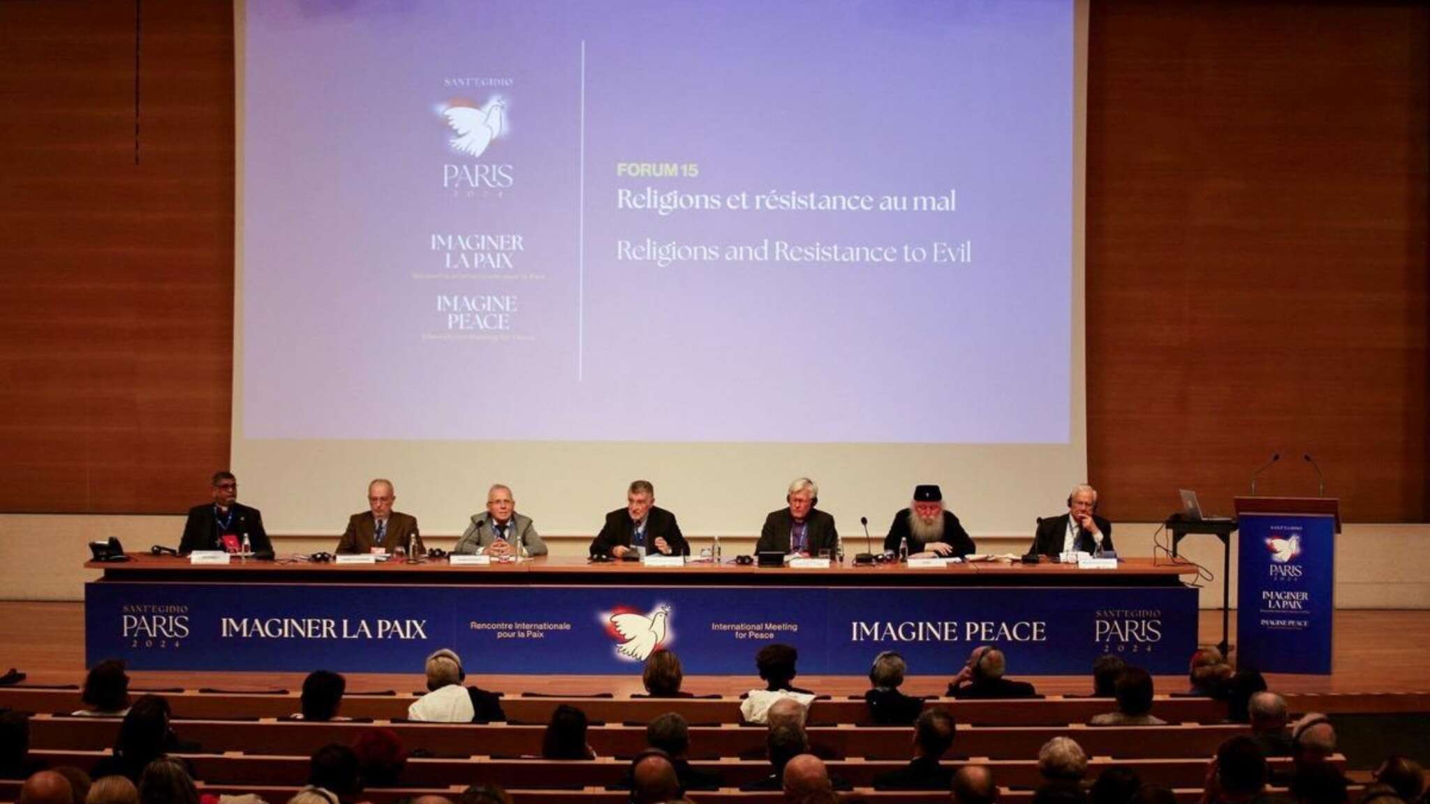 Il Papa: basta guerre, fermiamoci finché siamo in tempo