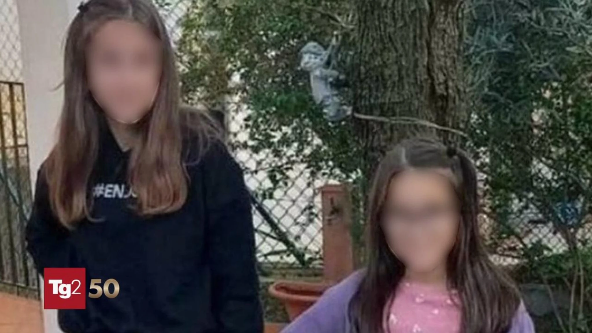 Sorelle ritrovate, nonno e compagno della madre in isolamento 